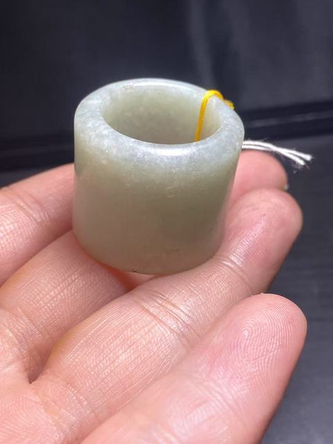 古玩玉器（放漏）清代翡翠雕“素紋扳指”拍賣，當前價格2200元