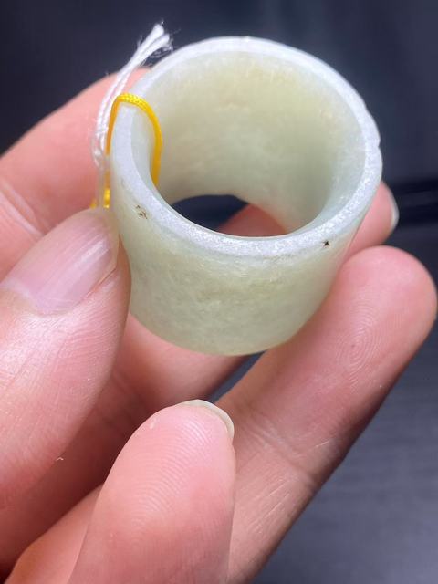 古玩玉器（放漏）清代翡翠雕“素紋扳指”拍賣，當前價格2200元