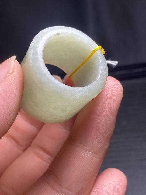 古玩玉器（放漏）清代翡翠雕“素紋扳指”拍賣，當前價格2200元
