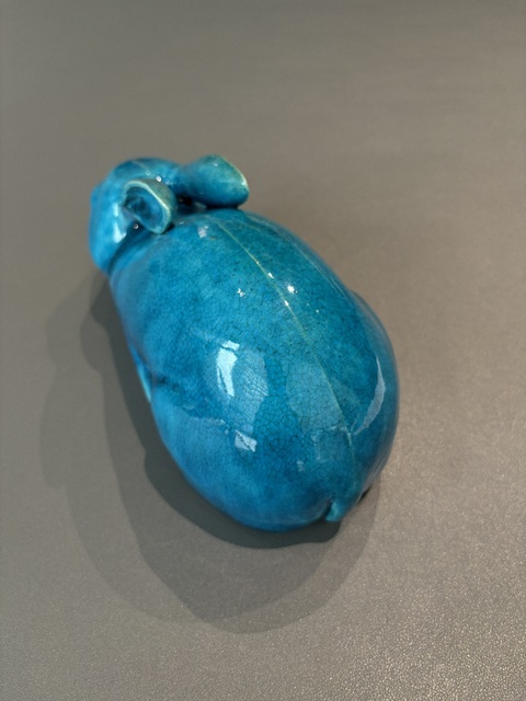 古玩陶瓷孔雀藍釉兔子塑像真品鑒賞圖