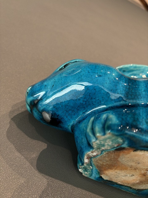 古玩陶瓷孔雀藍釉兔子塑像真品鑒賞圖