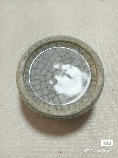 古玩陶瓷哥釉水盂真品鑒賞圖