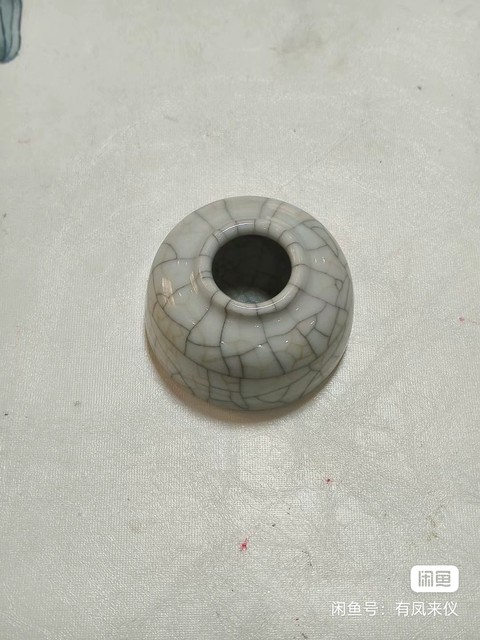 古玩陶瓷哥釉水盂真品鑒賞圖