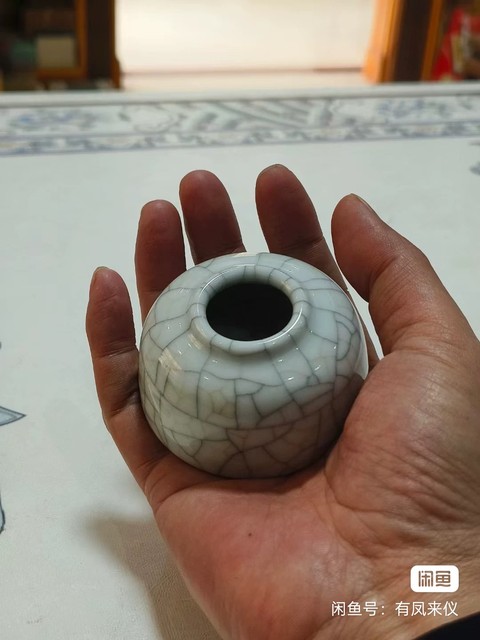 古玩陶瓷哥釉水盂真品鑒賞圖