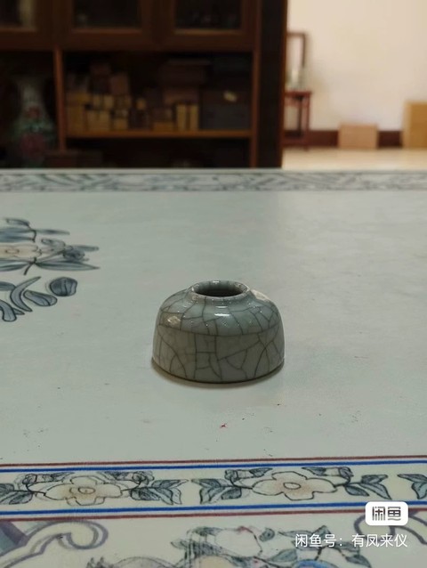 古玩陶瓷哥釉水盂真品鑒賞圖