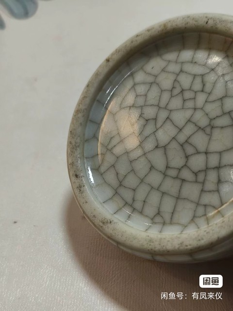 古玩陶瓷哥釉水盂真品鑒賞圖