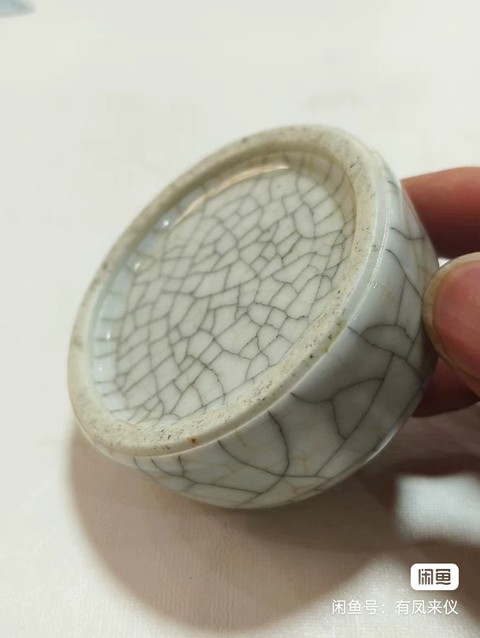 古玩陶瓷哥釉水盂真品鑒賞圖