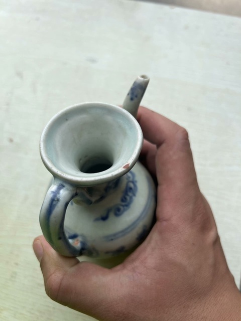 古玩陶瓷青花花卉紋執壺真品鑒賞圖