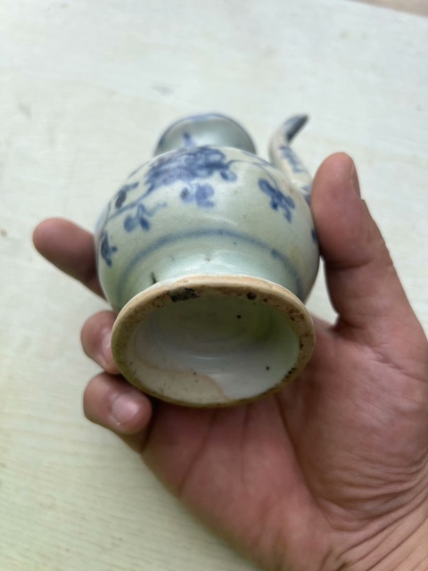 古玩陶瓷青花花卉紋執壺真品鑒賞圖