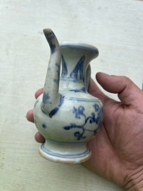 古玩陶瓷青花花卉紋執壺真品鑒賞圖