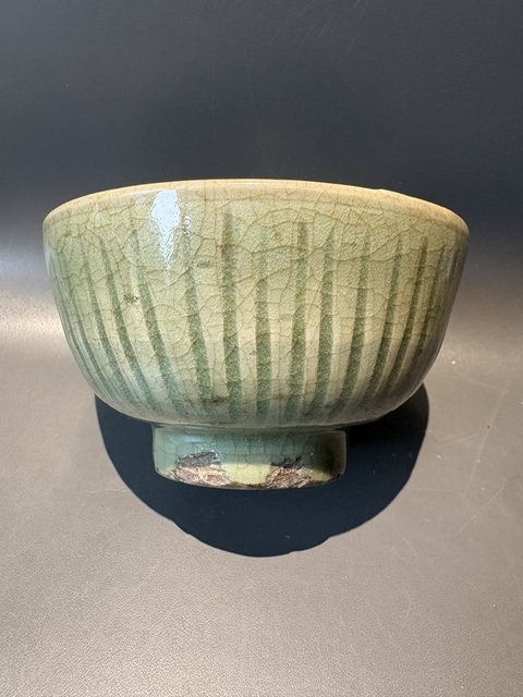 古玩陶瓷龍泉窯龍鳳紋碗真品鑒賞圖