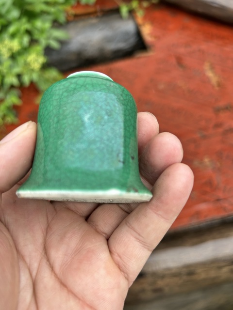 古玩陶瓷綠哥釉水盂真品鑒賞圖