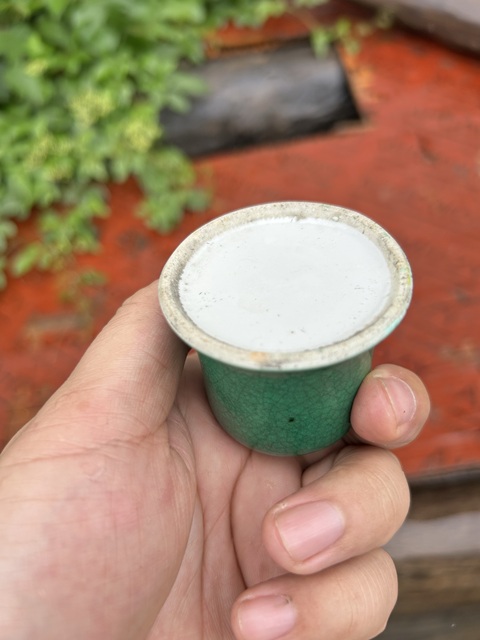 古玩陶瓷綠哥釉水盂真品鑒賞圖