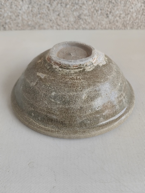 古玩陶瓷龍泉青瓷印花碗拍賣，當(dāng)前價(jià)格398元