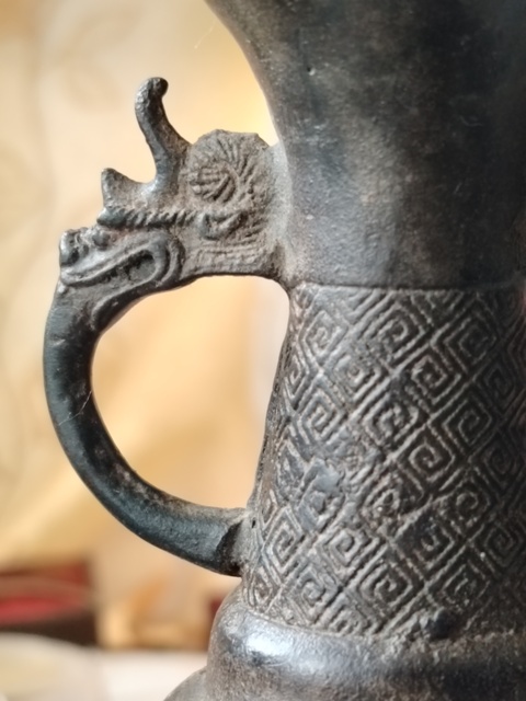 古玩雜項(xiàng)清云雷紋雙龍耳銅瓶拍賣(mài),當(dāng)前價(jià)格1111元