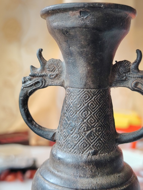 古玩雜項(xiàng)清云雷紋雙龍耳銅瓶拍賣(mài),當(dāng)前價(jià)格1111元