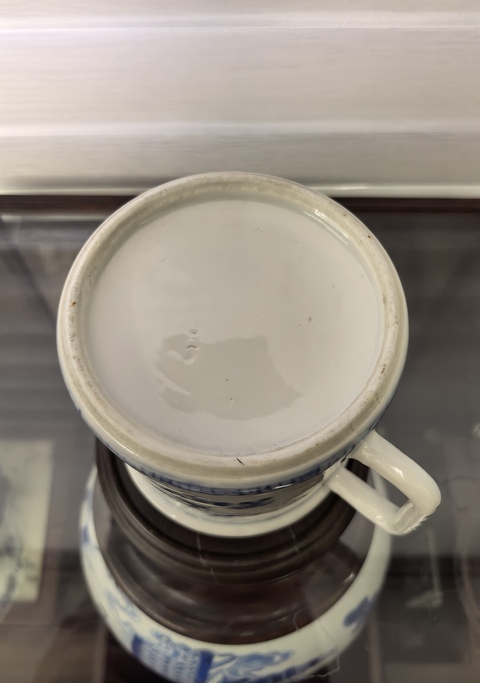 古玩陶瓷清中晚青花人物故事(蕭何留韓信)茶壺拍賣(mài),當(dāng)前價(jià)格11888元
