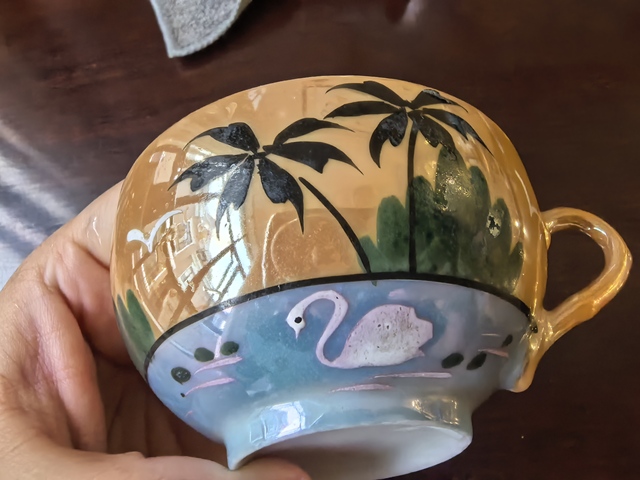 古玩陶瓷椰樹海鷗鵝紋執杯真品鑒賞圖