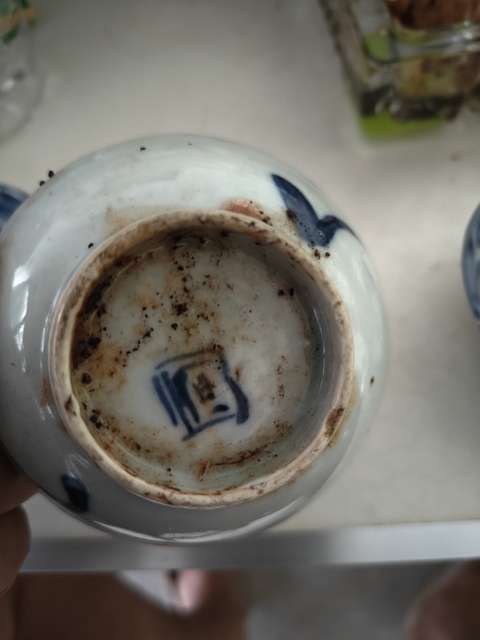 古玩陶瓷山水紋青花盤真品鑒賞圖