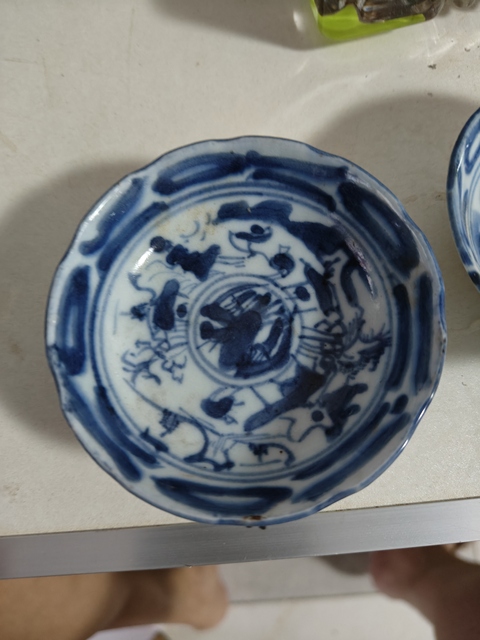 古玩陶瓷山水紋青花盤真品鑒賞圖
