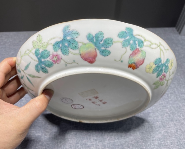 古玩陶瓷粉彩賴瓜紋臥盤真品鑒賞圖