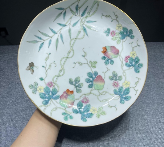 古玩陶瓷粉彩賴瓜紋臥盤真品鑒賞圖