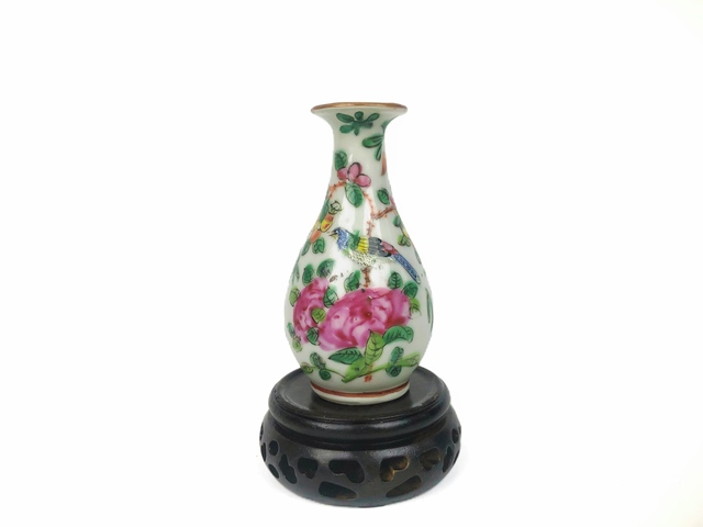 古玩陶瓷清晚期·花鳥蝶小梅瓶真品鑒賞圖