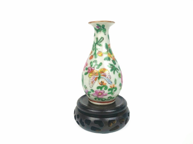 古玩陶瓷清晚期·花鳥蝶小梅瓶真品鑒賞圖