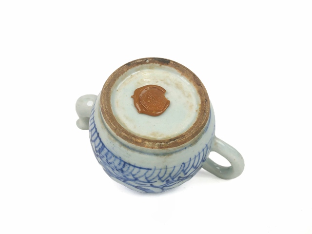 古玩陶瓷清中期·青花纏枝蓮茶壺真品鑒賞圖