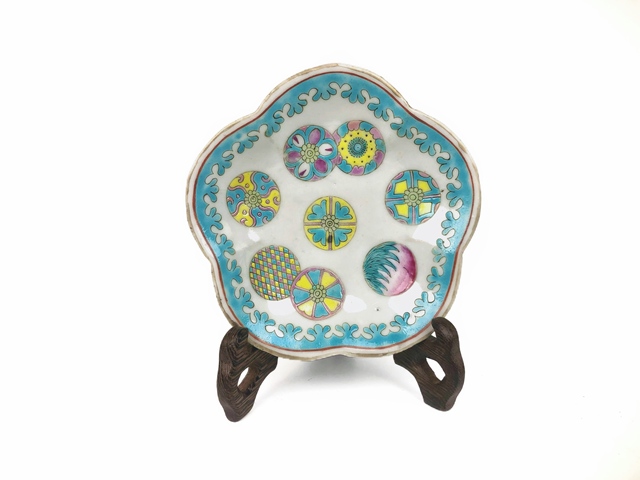 古玩陶瓷清同治·粉彩皮球花花口貢盤真品鑒賞圖