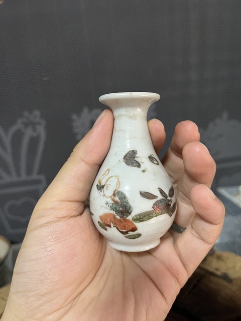 古玩陶瓷明中晚期紅綠彩嬰戲玉壺春瓶拍賣，當前價格880元