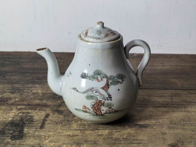 古玩陶瓷清末民初.油粉彩松鶴延年圖茶壺拍賣,當前價格0元
