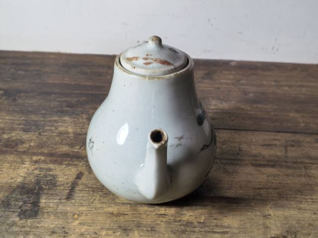 古玩陶瓷清末民初.油粉彩松鶴延年圖茶壺拍賣,當前價格0元
