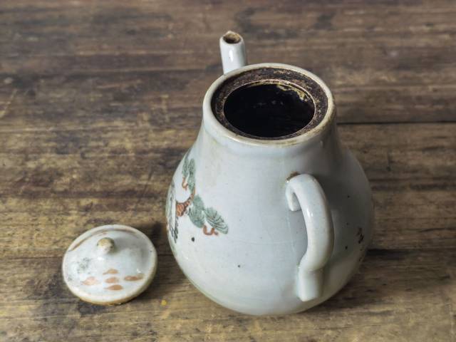 古玩陶瓷清末民初.油粉彩松鶴延年圖茶壺拍賣,當前價格0元