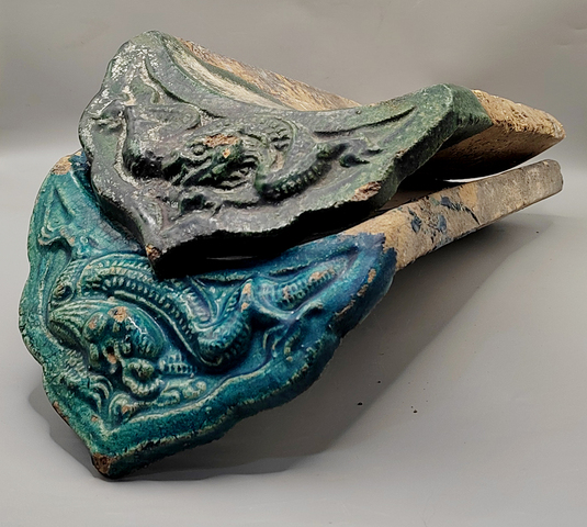 古玩陶瓷孔雀藍(lán)釉龍紋瓦當(dāng)真品鑒賞圖