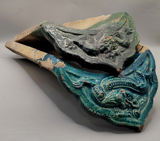 古玩陶瓷孔雀藍(lán)釉龍紋瓦當(dāng)真品鑒賞圖