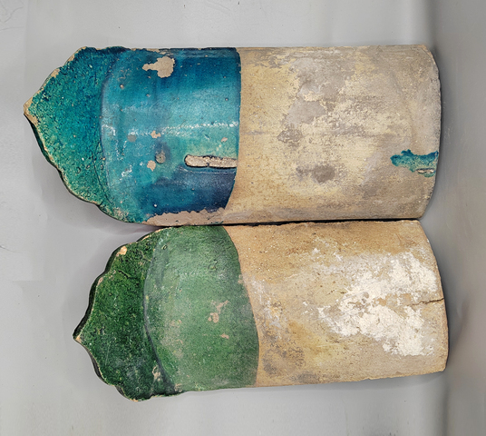 古玩陶瓷孔雀藍(lán)釉龍紋瓦當(dāng)真品鑒賞圖
