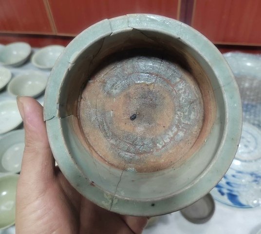 古玩陶瓷龍泉青瓷八卦爐真品鑒賞圖