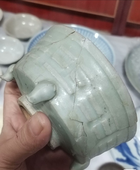 古玩陶瓷龍泉青瓷八卦爐真品鑒賞圖