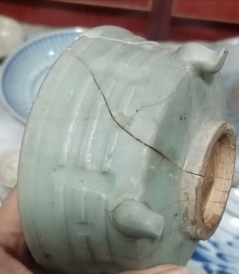 古玩陶瓷龍泉青瓷八卦爐真品鑒賞圖