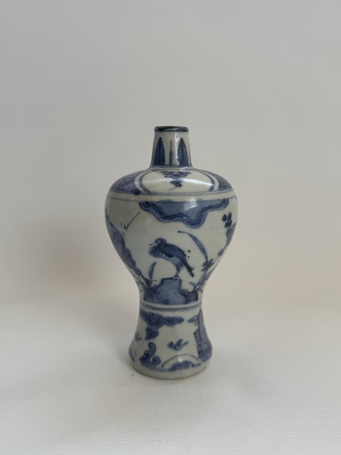 古玩陶瓷花鳥紋青花梅瓶真品鑒賞圖