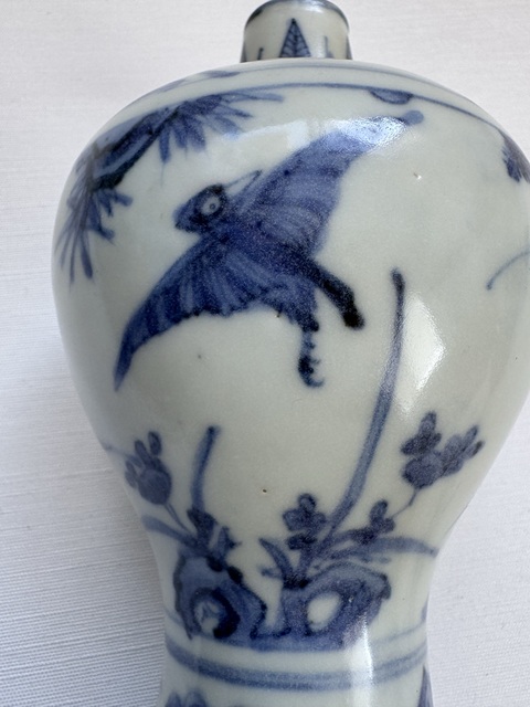 古玩陶瓷花鳥紋青花梅瓶真品鑒賞圖