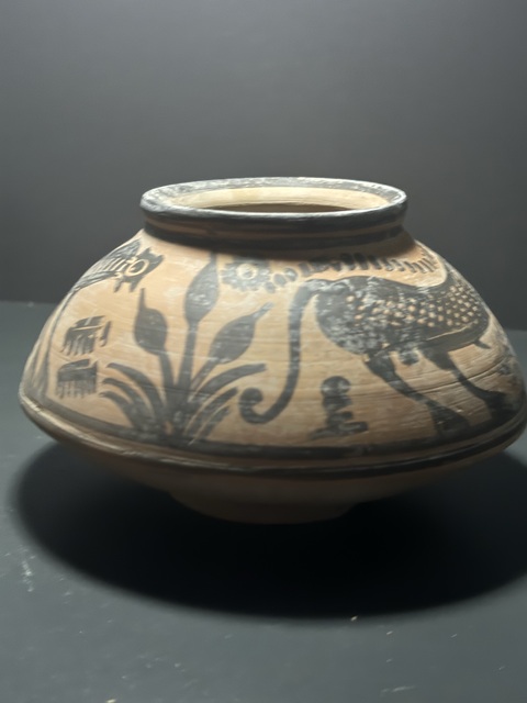 古玩陶瓷哈拉帕·波浪紋異獸花卉碟形罐真品鑒賞圖