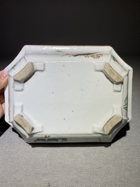古玩陶瓷粉彩花卉紋花盆真品鑒賞圖