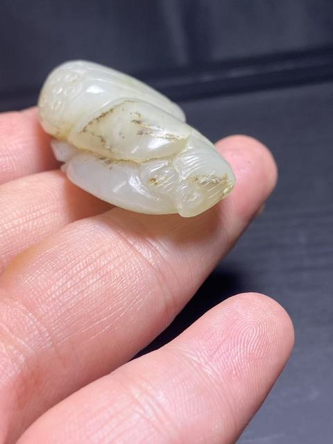 古玩玉器(放漏)老料新改和田玉雕“連年有余”掛件拍賣,當前價格1300元