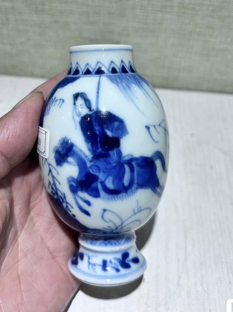 古玩陶瓷狩獵紋青花瓶真品鑒賞圖