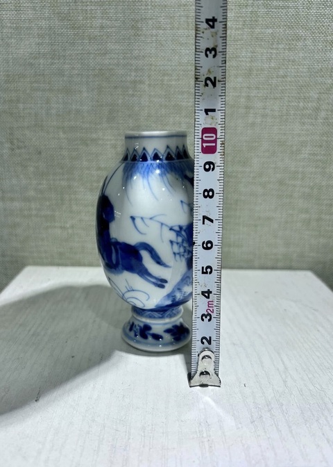 古玩陶瓷狩獵紋青花瓶真品鑒賞圖