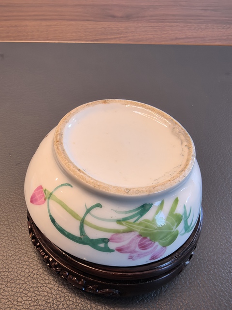 古玩陶瓷粉彩花卉紋粉盒真品鑒賞圖