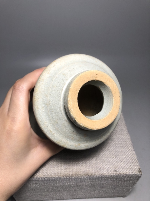 古玩陶瓷【明代】龍泉青瓷梅瓶【百碎級開片】拍賣,當前價格0元