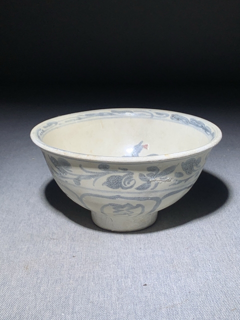 古玩陶瓷青花花卉紋茶碗真品鑒賞圖